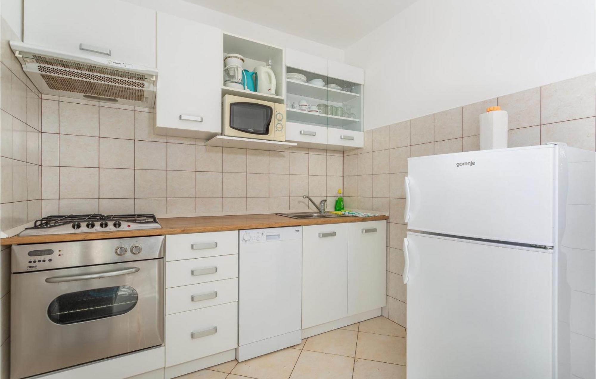 Lovely Apartment In Krk With Kitchen Brzac Exterior foto