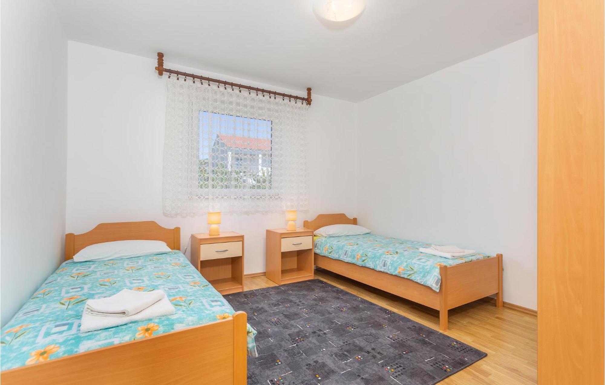 Lovely Apartment In Krk With Kitchen Brzac Exterior foto