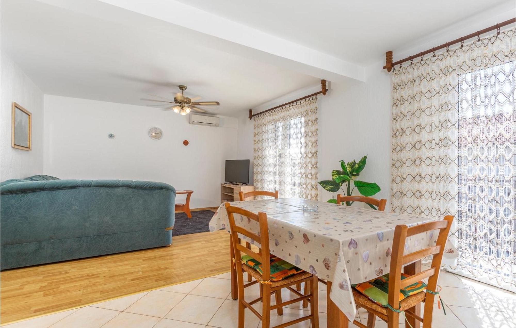 Lovely Apartment In Krk With Kitchen Brzac Exterior foto
